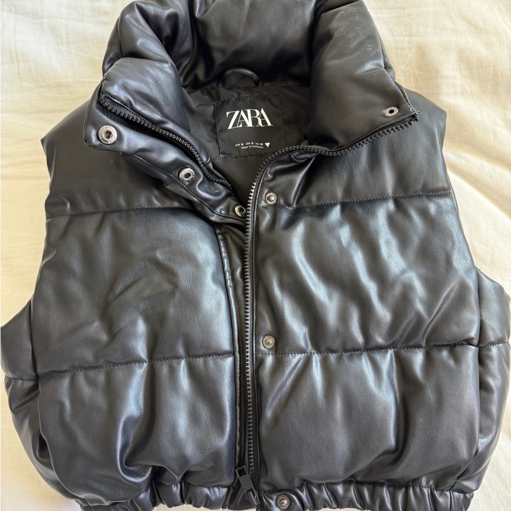 Zara Black Cropped Puffer Faux Leather Vest